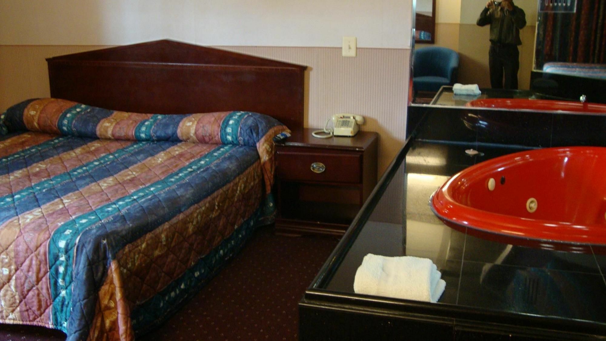 Riviera Motor Inn Brooklyn New York Bagian luar foto